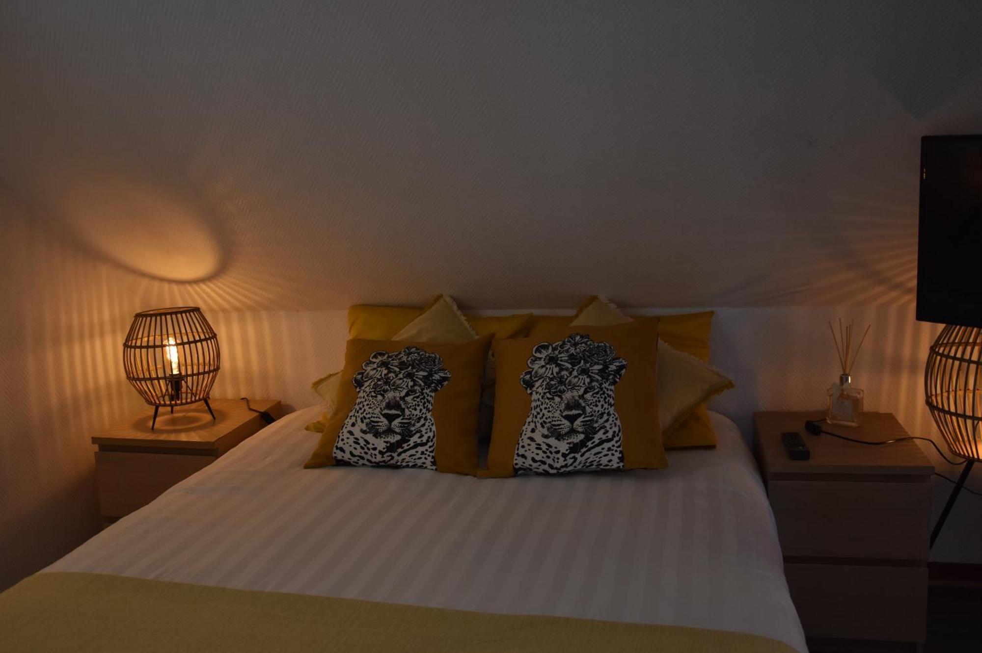 Double Room with Private Bathroom,1607011123:JPEG